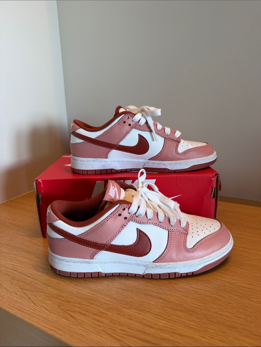 Nike dunk low like new